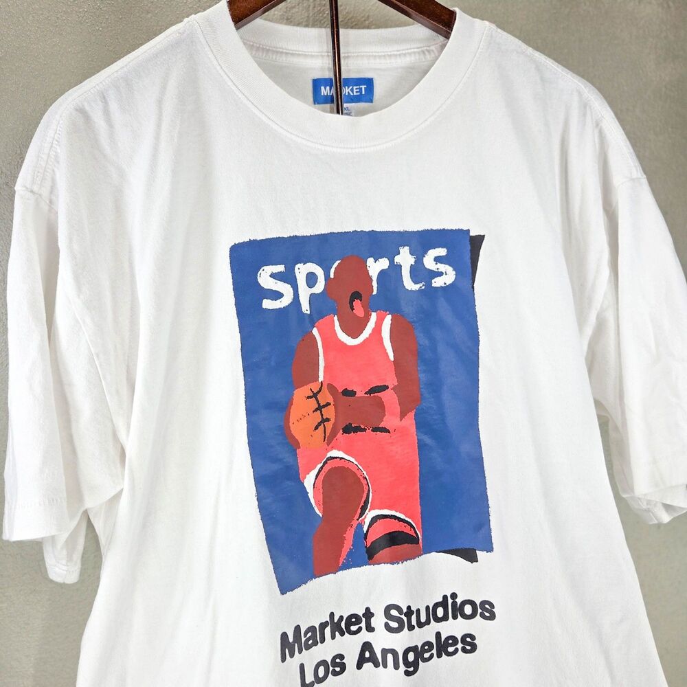 MARKET Studios Illustrated Basketball Sports Graphic T-Shirt White Men’s XL